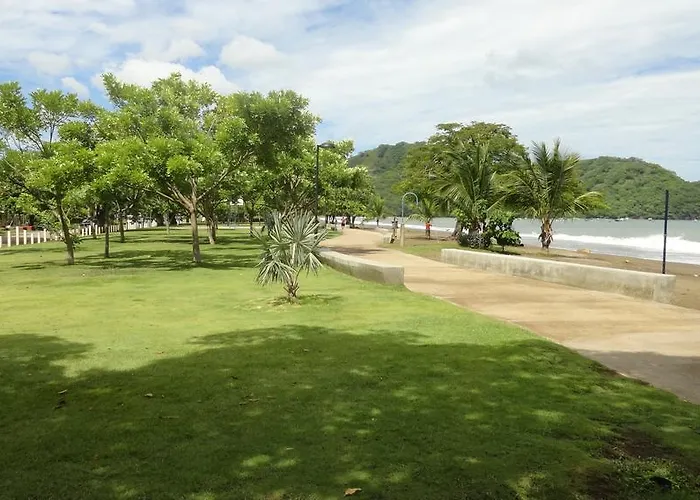 Colono Beach 3*